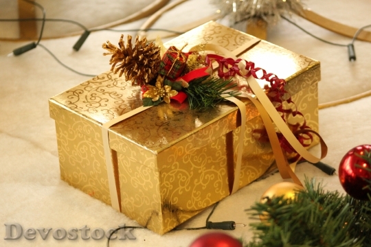 Devostock Gift Christmas PackedLoop 4K