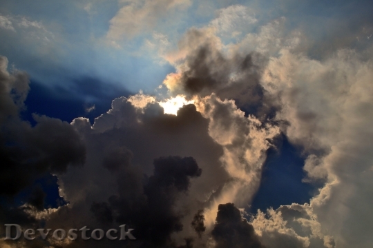Devostock Sky Light Cloudy Miracle 4K