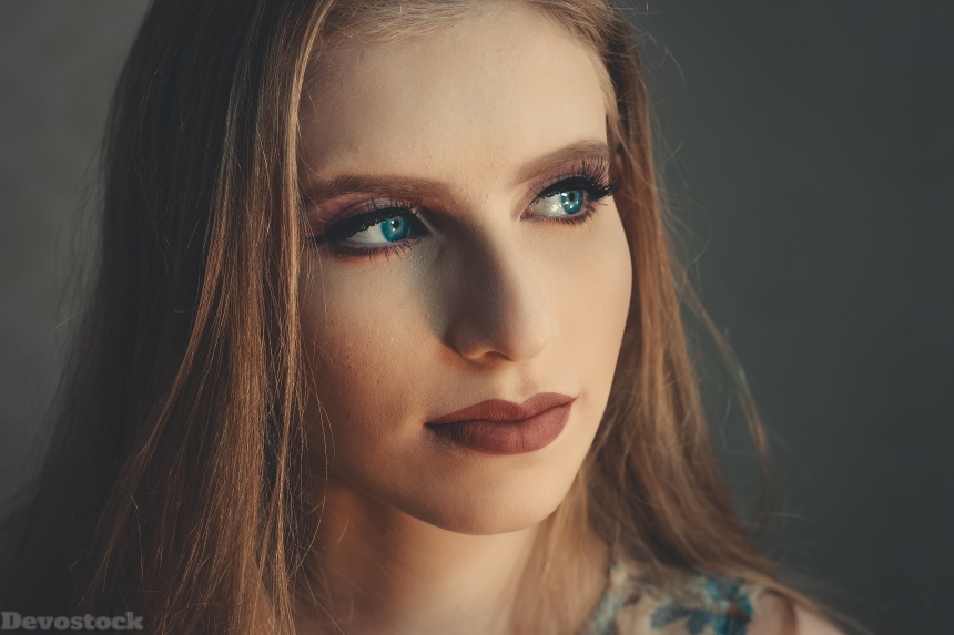 Devostock Girl Attractive Beautiful Beauty Makeup 4K