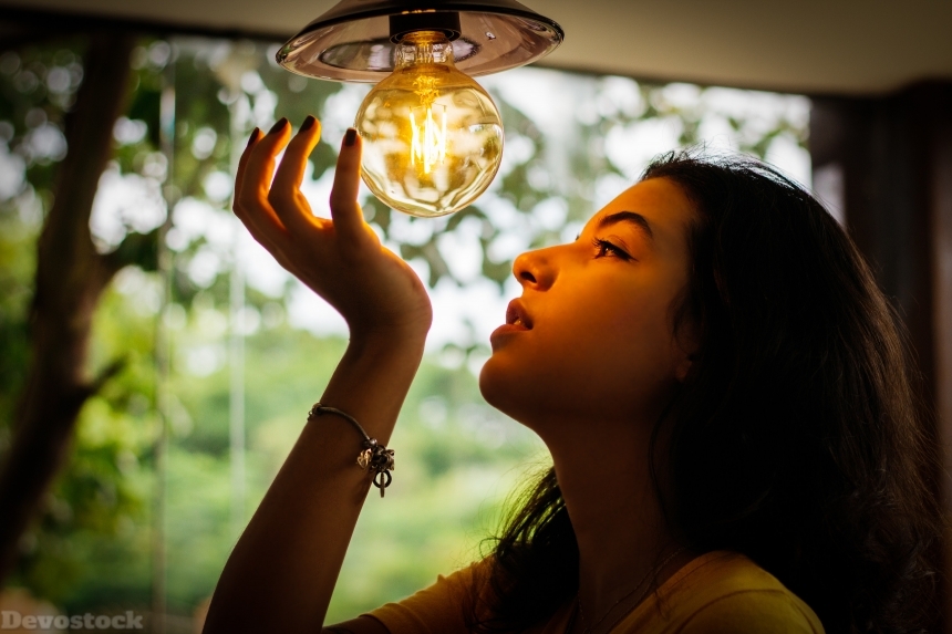 Devostock Illuminated Light Girl Bulb 4k