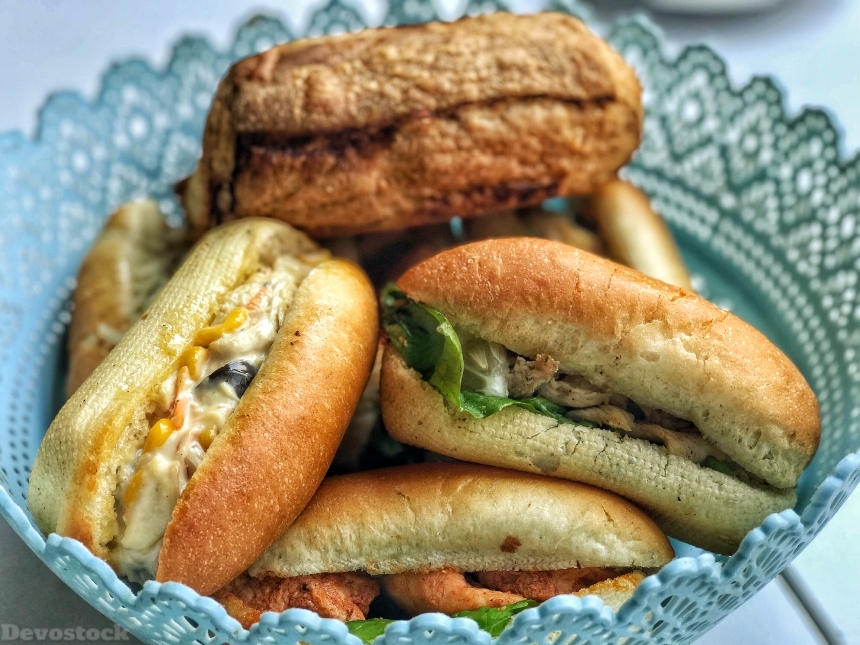 Devostock Mini chicken sandwiches and croissant