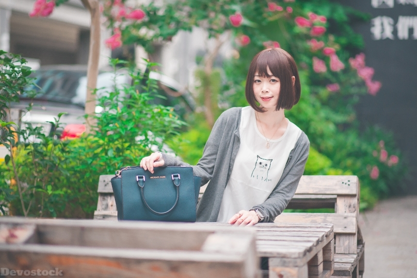 Devostock Outdoor Flowers Taiwanese Girl Sitting Table Bag 4k