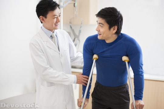 Devostock Patient with crutches