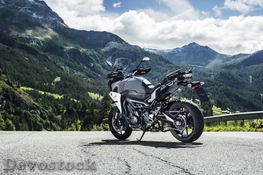 Devostock Yamaha 2018 motobike modern  (6)