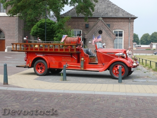 Devostock Antique Car Fire Oldtimer 0