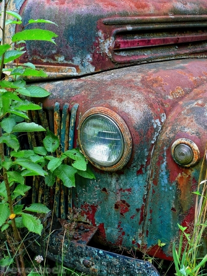 Devostock Old Rusty Car Colorful