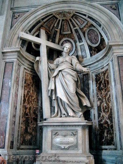 Devostock Saint Helena Statue 1153758