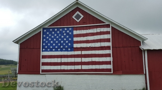 Devostock Usa Flag Barn Red
