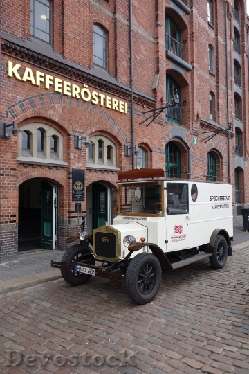 Devostock Hamburg Speicherstadt Oldtimer Vans
