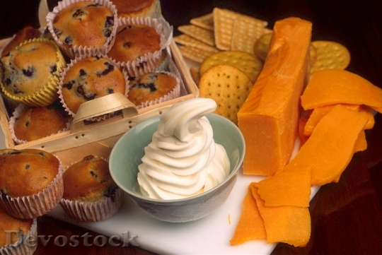 Devostock Snacks Cheese Crackers 520689