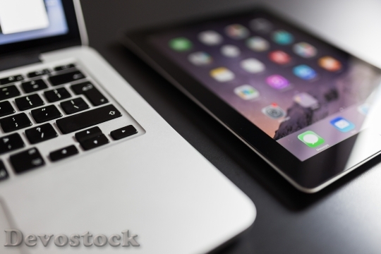 Devostock Desk Notebook Macbook 3425 4K