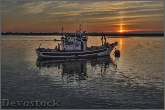 Devostock Fishing Sea Sunset 6607 4K