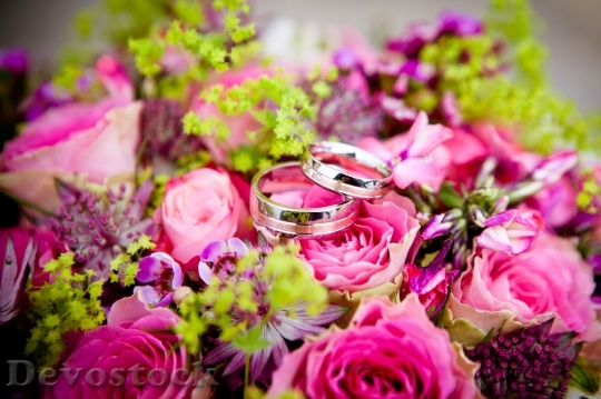 Devostock Flowers Wedding Wedding Rings Bouquet 5948 4K.jpeg
