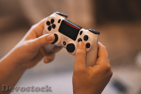 Devostock Hand Technology Game 117497 4K