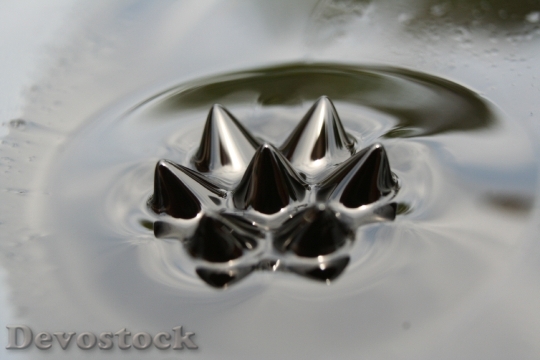 Devostock Liquid Ferrofluid Spikes 7 HD