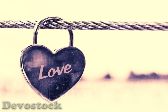 Devostock Love Art Heart 25611 4K