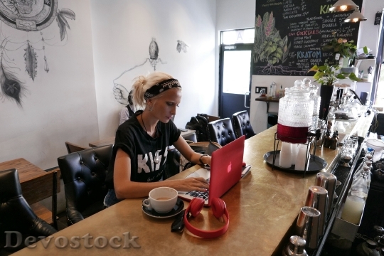 Devostock Restaurant Woman Coffee 72244 4K