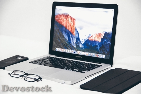 Devostock Smartphone Desk Laptop 78934 4K