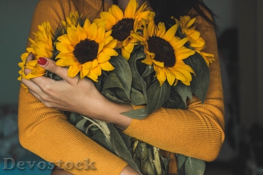 Devostock Woman Flowers Girl 142779 4K