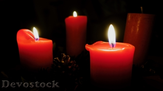 Devostock Advent Wreath Candlelight Cndle 4K