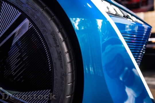 Devostock Car Blue Concept Wheel 602213 4K.jpeg