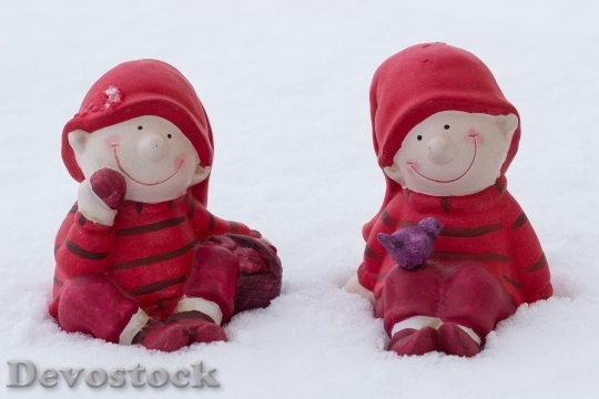 Devostock Children In Snow 108050 4K