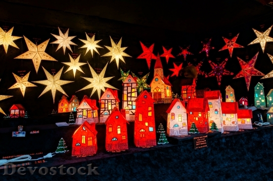 Devostock Christmas Market Lights Sar 0 4K