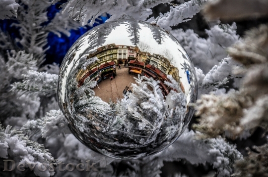Devostock Christmas Ornament DecorationBall 4K