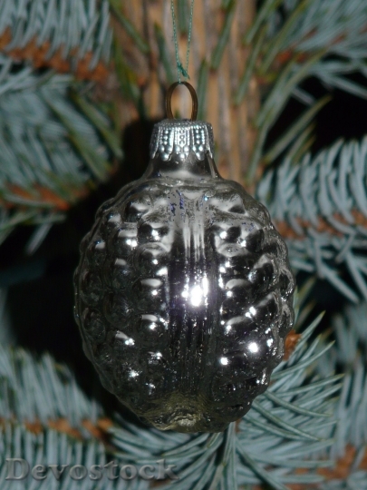 Devostock Christmas Ornament Pine Coes 1 4K