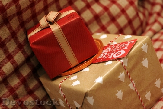 Devostock Christmas Present RibbonCard 4K