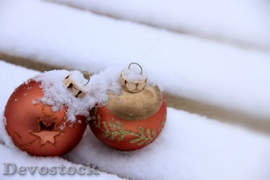 Devostock Christmas Snow Ornament 51993 4K