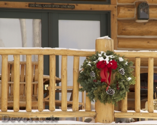 Devostock Christmas Wreath Cabin orch 4K