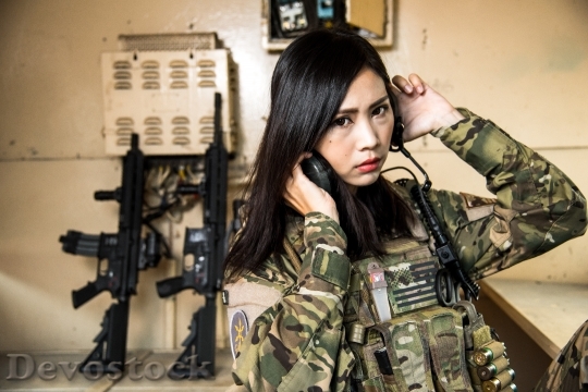 Devostock FEMALE SOLDIER CAMOUFLAGE CLOTHING