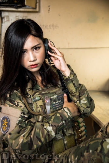 Devostock FEMALE SOLDIER COMMUNICATE HEADSET 3