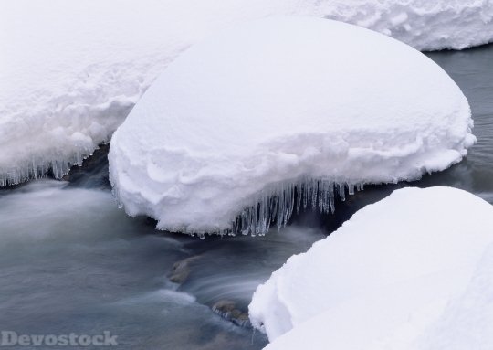 Devostock Frozen Mountain RiverWith 4K