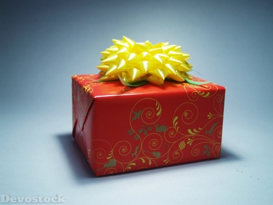Devostock Gift Box Red Presnt 2 4K
