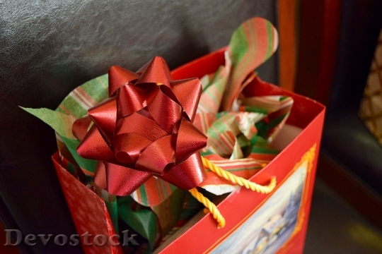 Devostock Gift Christmas Red Rbbon 4K