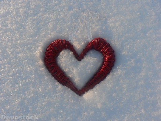 Devostock Heart Snow Frost Wnter 4K