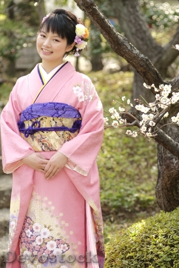 Devostock JAPANESE Girl Traditional Dress KIMONOS 2
