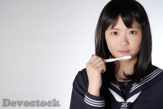 Devostock Japanese School Girl Toothbrush 4K