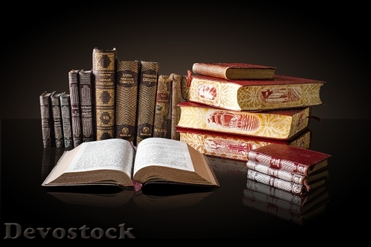 Devostock Light Books School 07636 4K