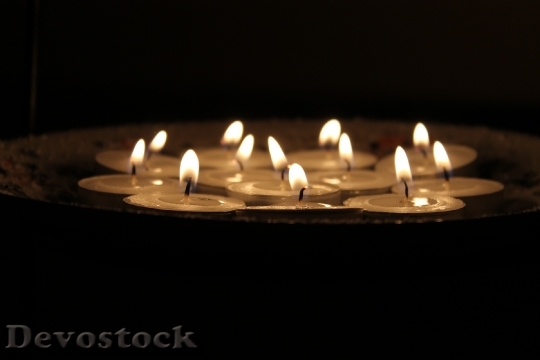 Devostock Light Christmas Candles 122246 4K