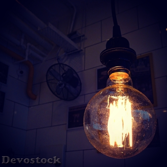 Devostock Light Dark Glass 91532 4K