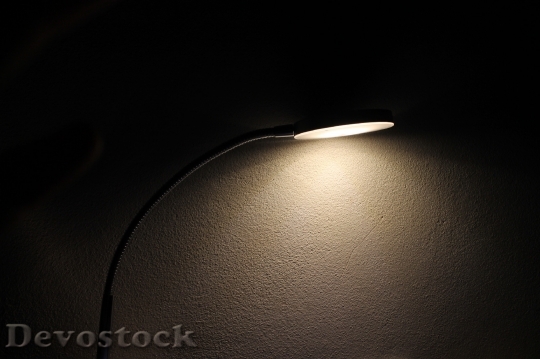 Devostock Light Dark Lamp 84951 4K
