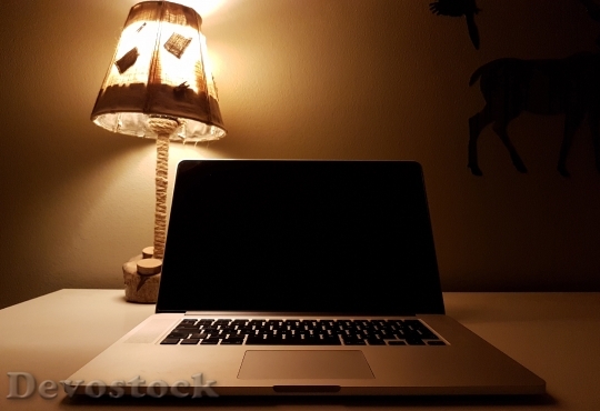 Devostock Light Desk Laptop 05507 4K