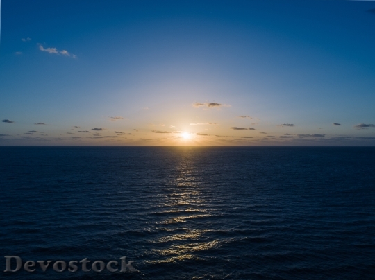 Devostock Light Sea Dawn 118796 4K