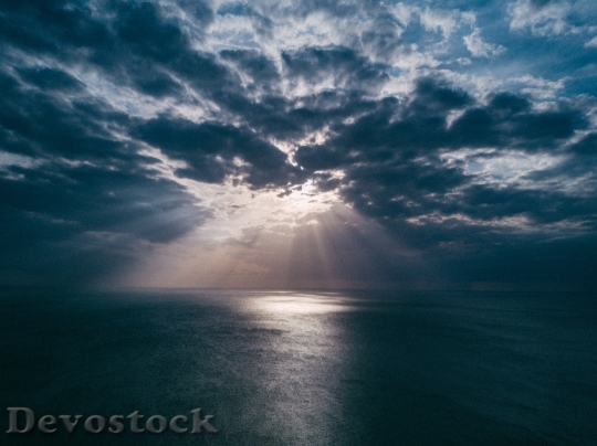 Devostock Light Sea Dawn 91522 4K