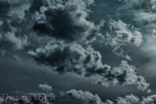 Devostock Light Sky Clouds 119991 4K