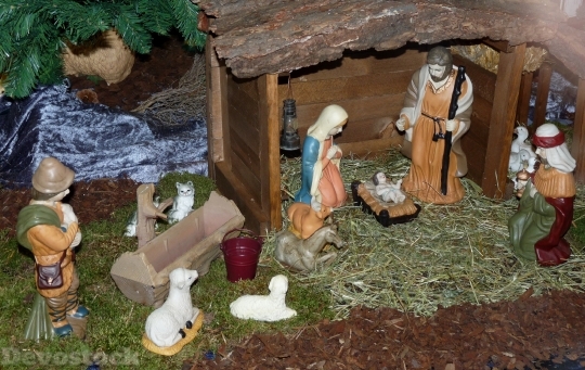Devostock Nativity Scene Crib tall 4K