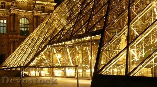 Devostock Paris Louvre France Museum 163895 4K.jpeg